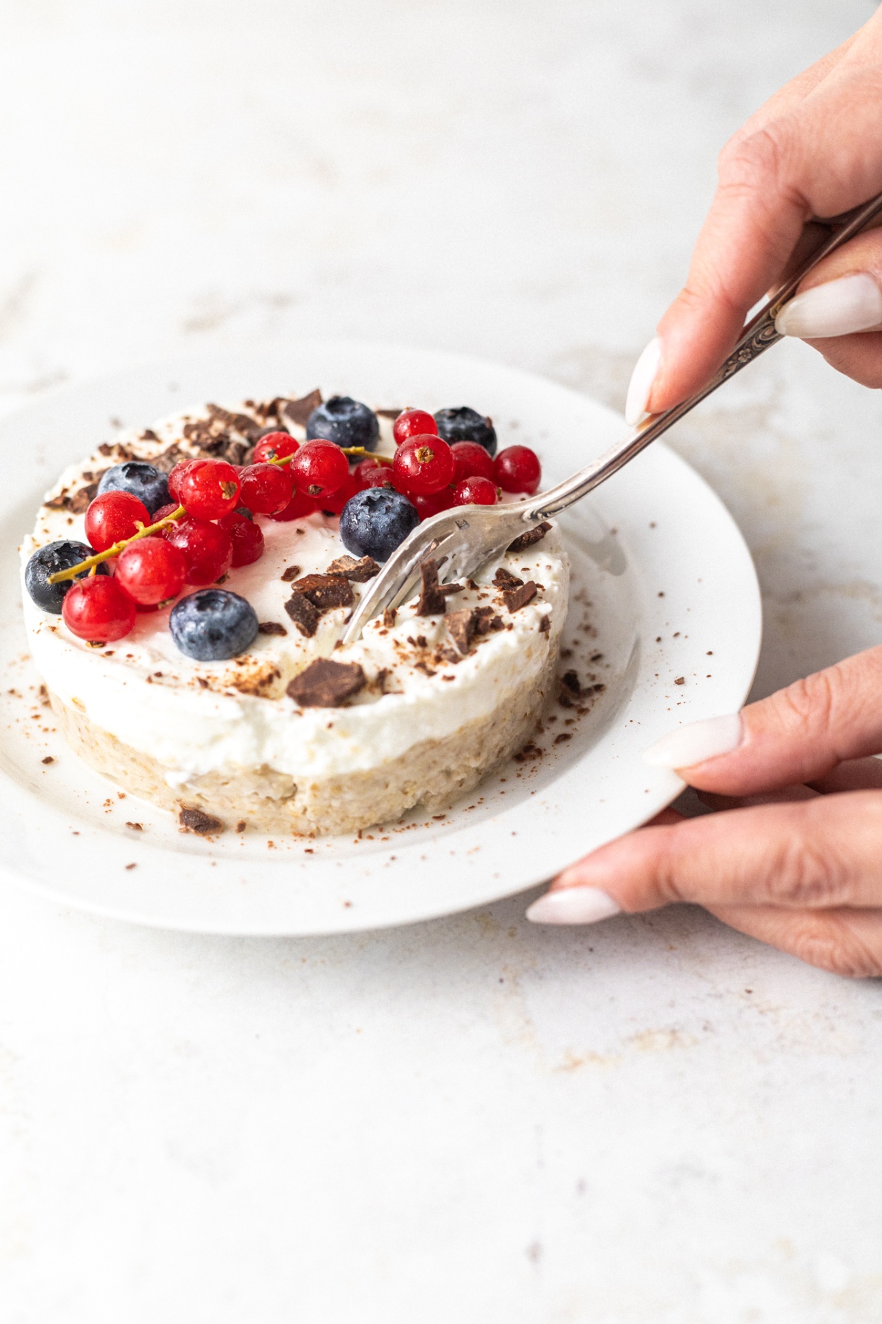 Cheesecake al cocco con frutti rossi
